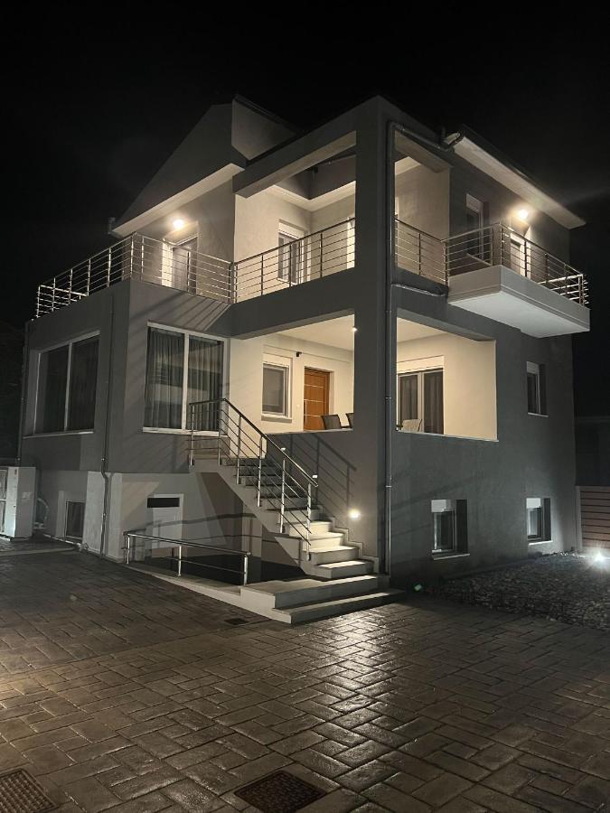 Clio Luxury Apartment
