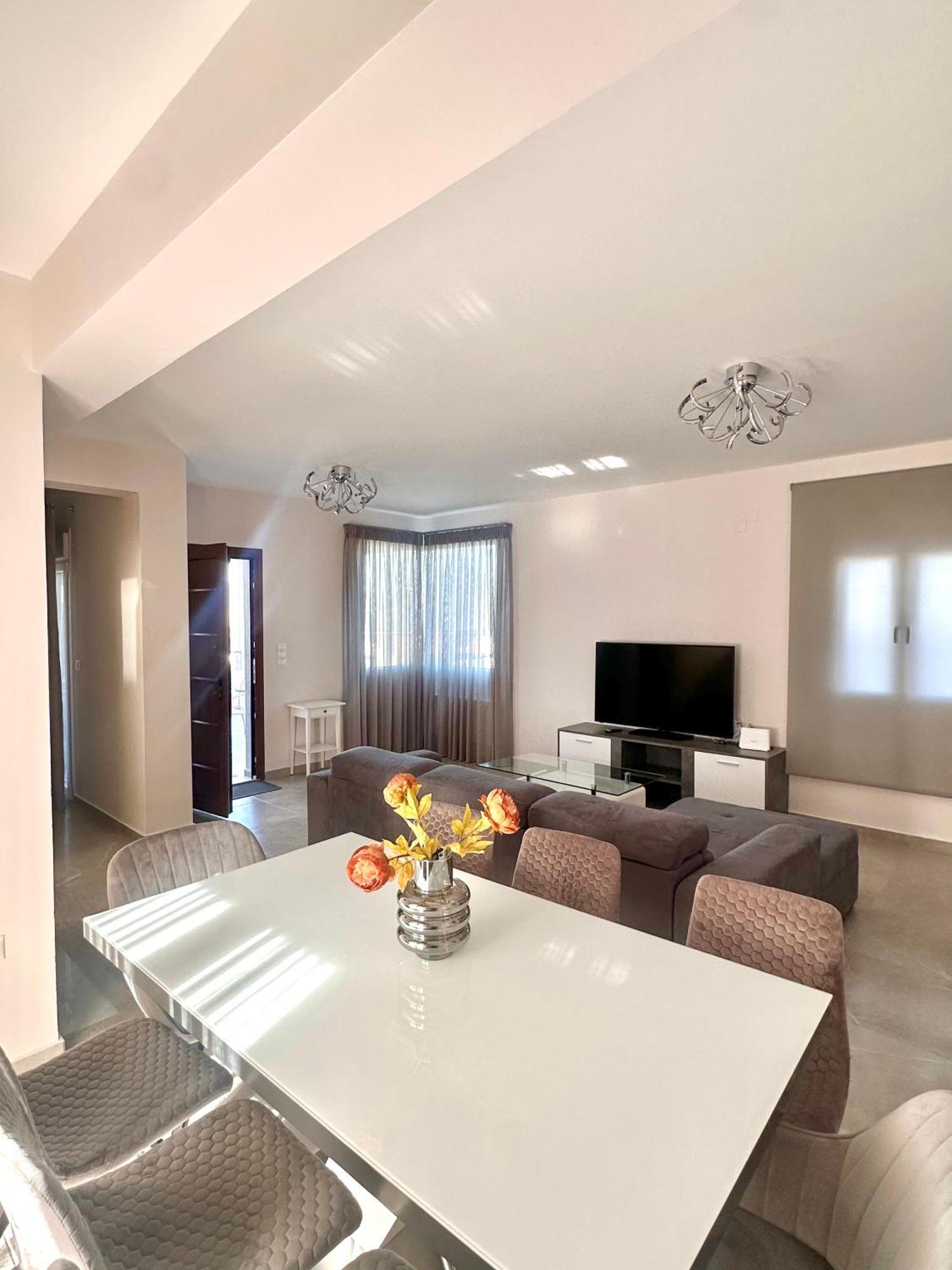 Clio Luxury Apartment *