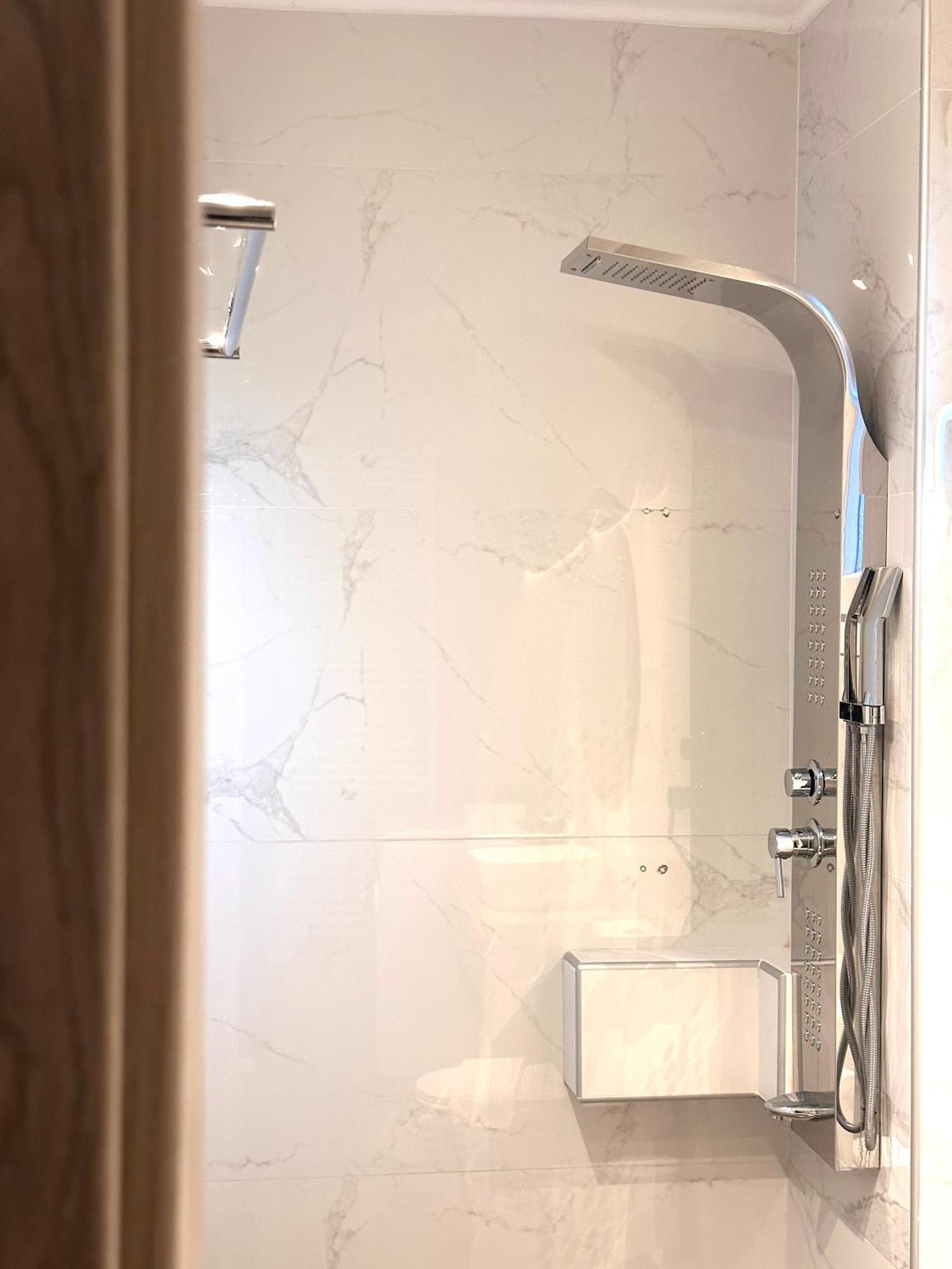 Clio Luxury Apartment *